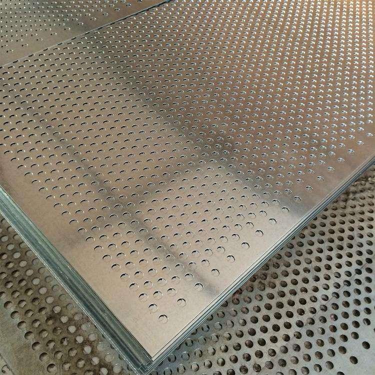 四川客户订购100张不锈钢冲孔网板